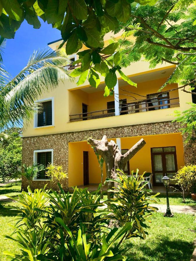 Flametree Beach Homes เดียนีบีช ภายนอก รูปภาพ